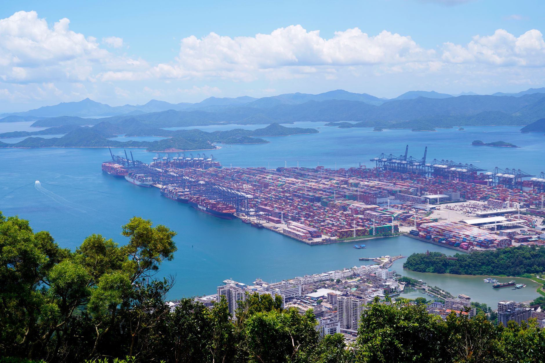 China exports surge: Proven strategies for business growth